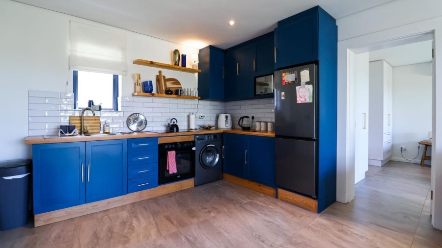 6 Bedroom Property for Sale in Whale Rock Heights Western Cape